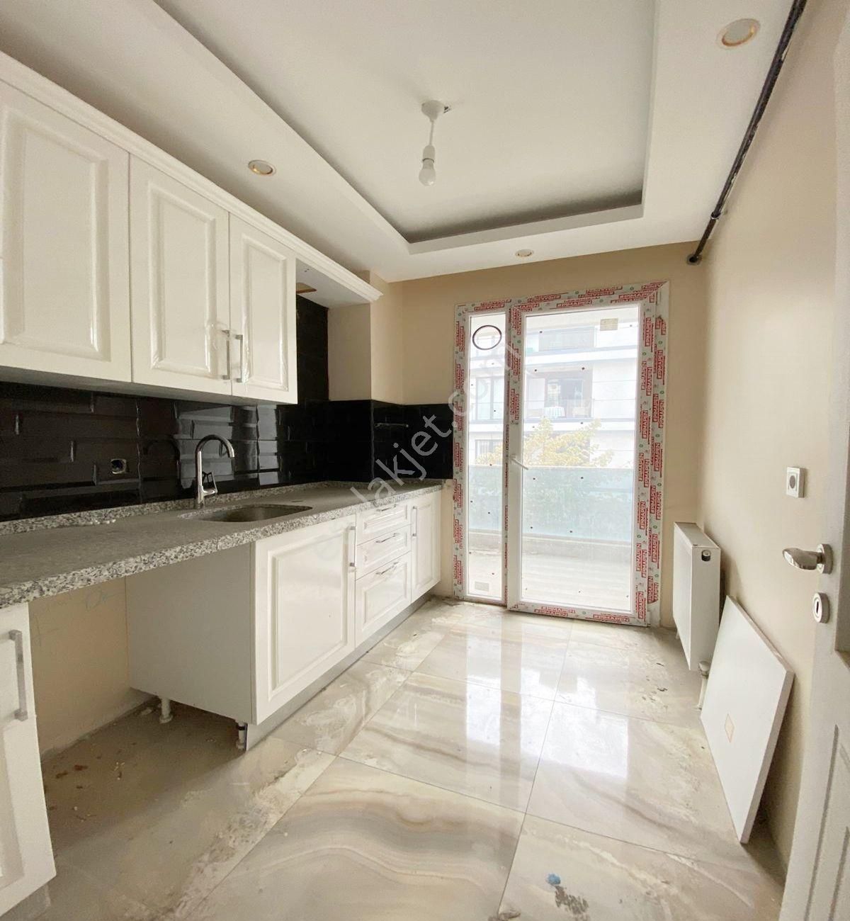 Avcılar D.köşklerde 3+1 1 Yaşında Satılık Ara Kat Fırsat Daire - Görsel 9