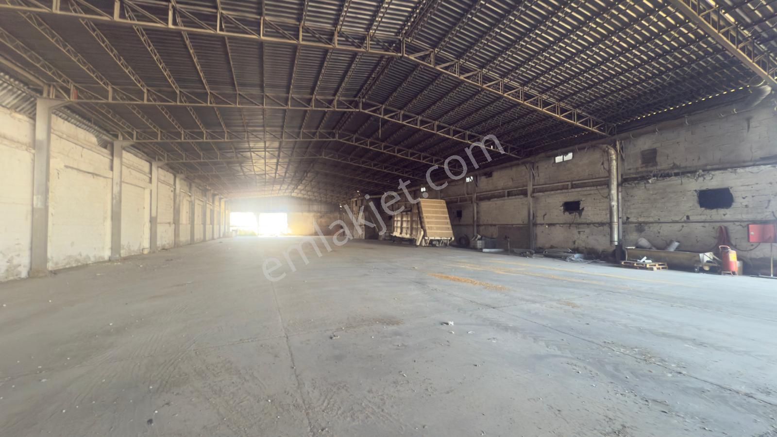 Zorlu Gayrimenkul'den Tarsus'ta 2000m2 Kiralık Aylık Depo - Görsel 24