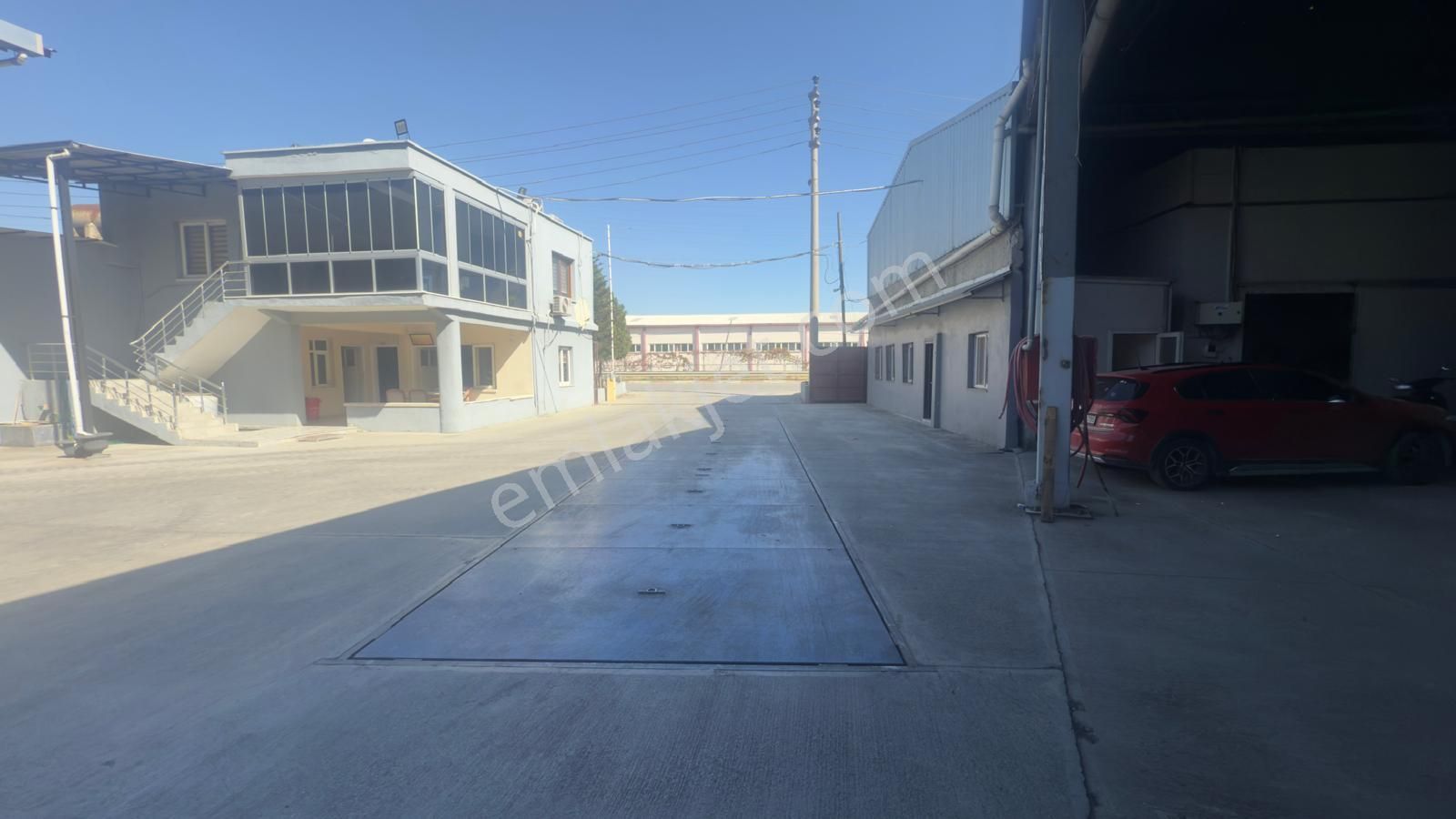Zorlu Gayrimenkul'den Tarsus'ta 2000m2 Kiralık Aylık Depo - Görsel 3