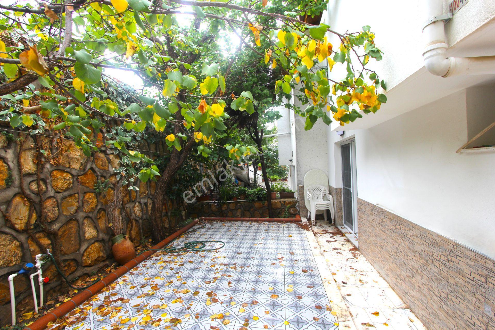 Gümüldür Gümüşsu Yakamoz Sitesinde Tadilatlı Tripleks Satılık Villa - Görsel 6