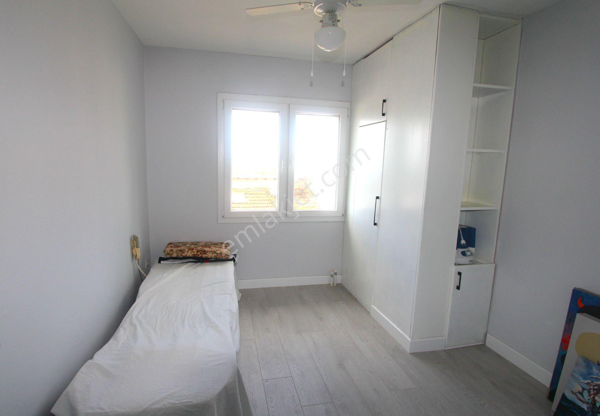 Gümüldür Gümüşsu Yakamoz Sitesinde Tadilatlı Tripleks Satılık Villa - Görsel 18