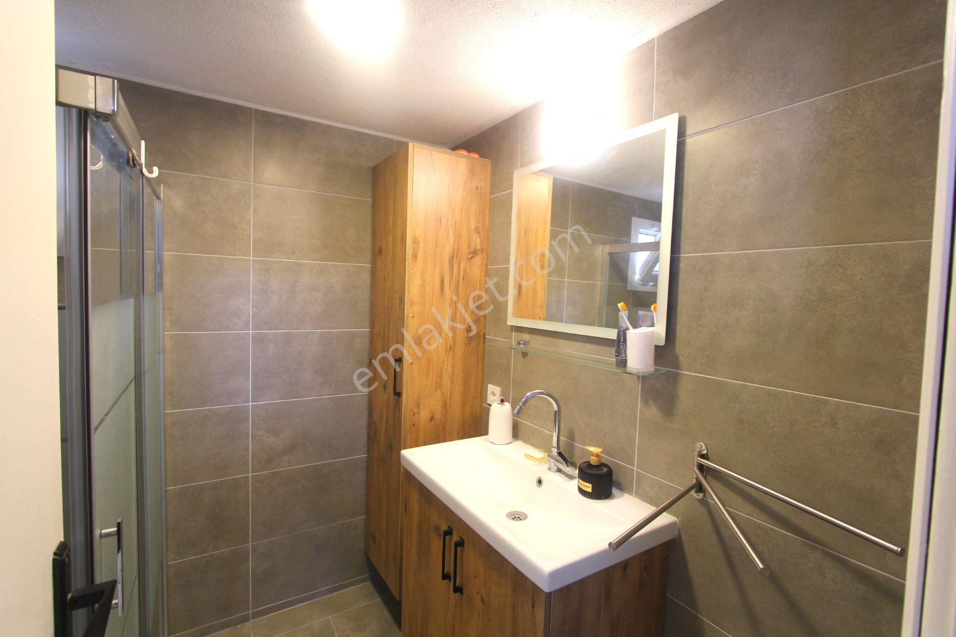 Gümüldür Gümüşsu Yakamoz Sitesinde Tadilatlı Tripleks Satılık Villa - Görsel 22