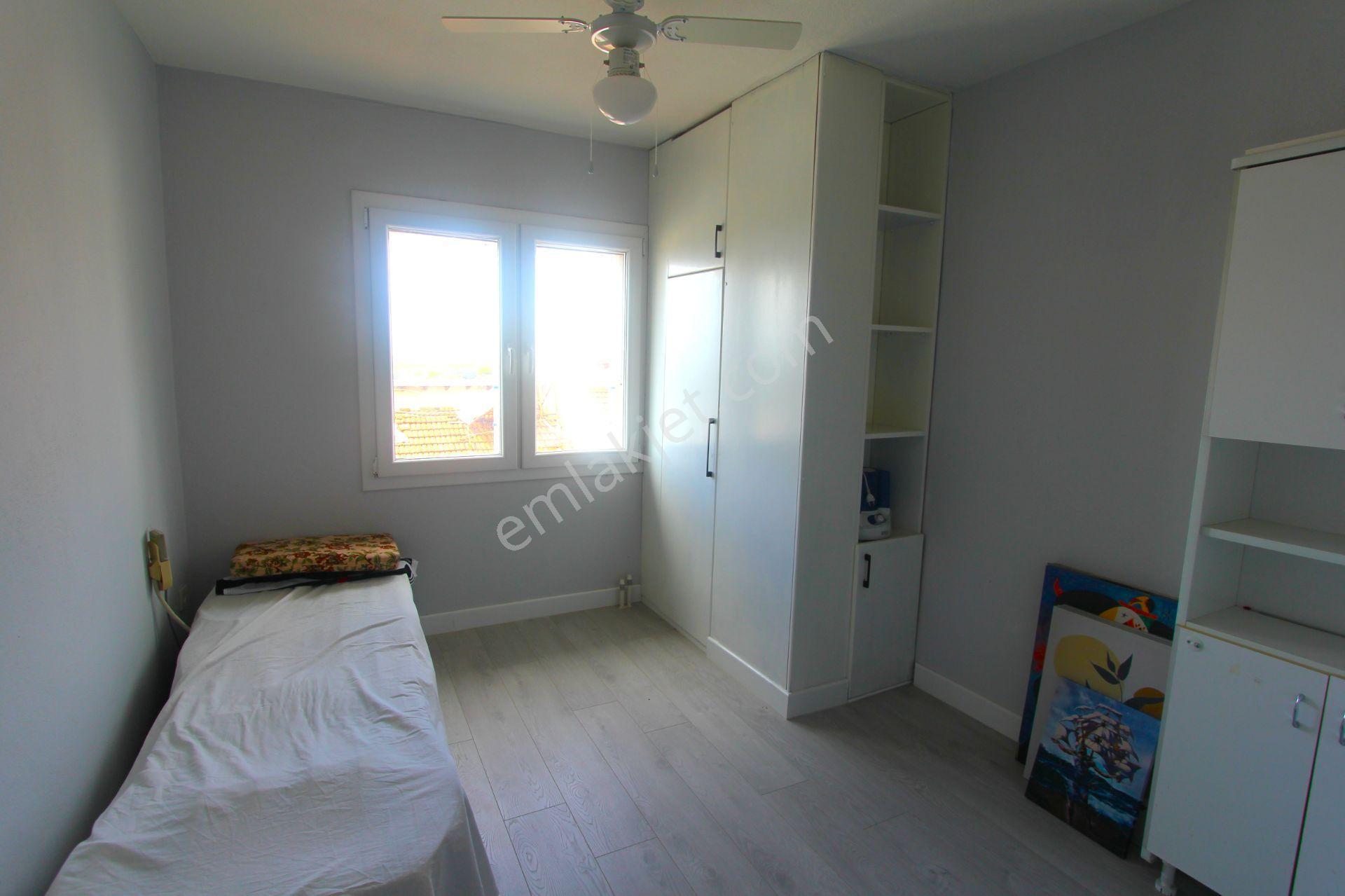 Gümüldür Gümüşsu Yakamoz Sitesinde Tadilatlı Tripleks Satılık Villa - Görsel 17