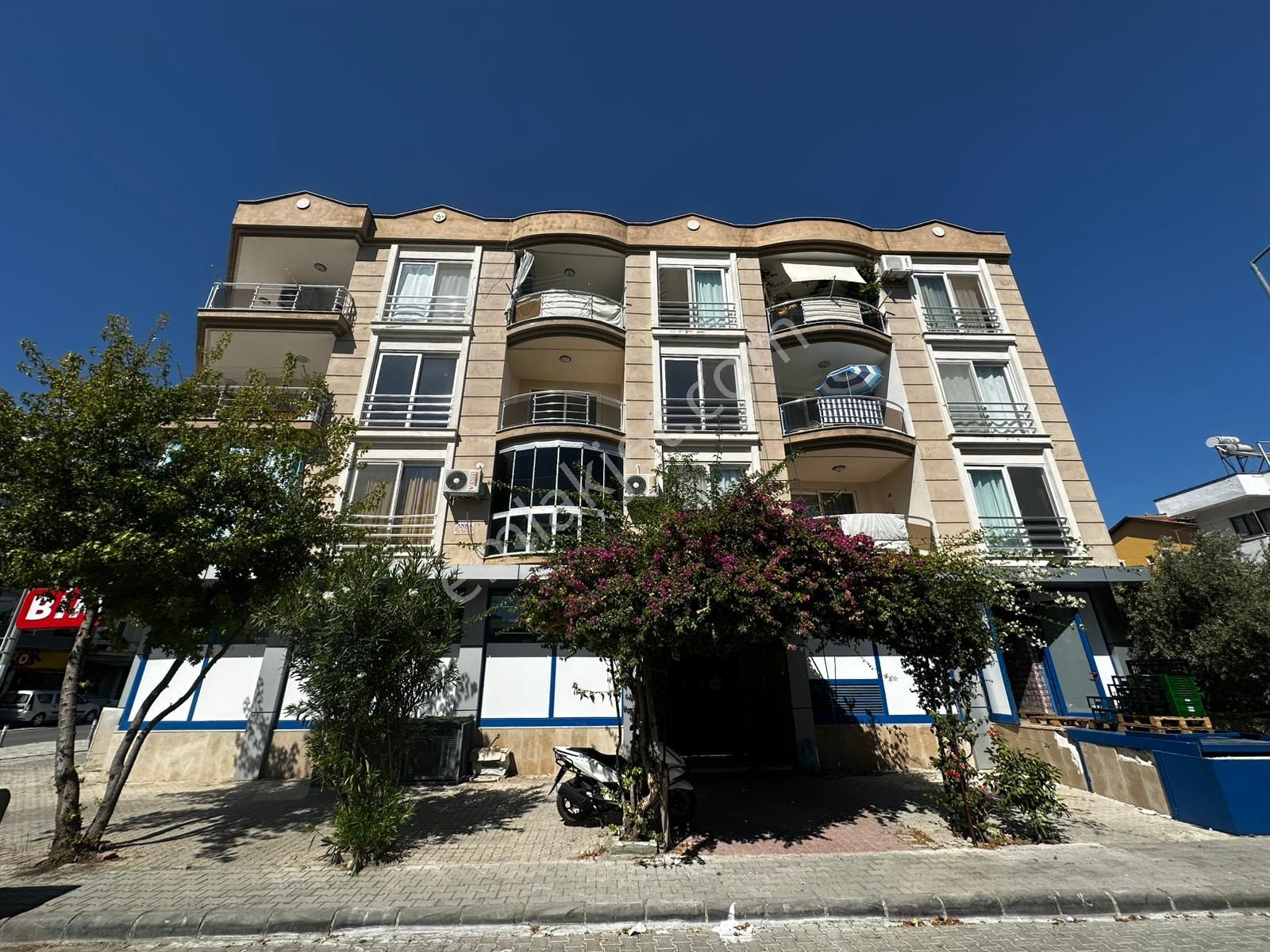 Dalaman Merkez Mahallesinde 3+1 135 M2 Ara Kat Satılık Daire - Görsel 15