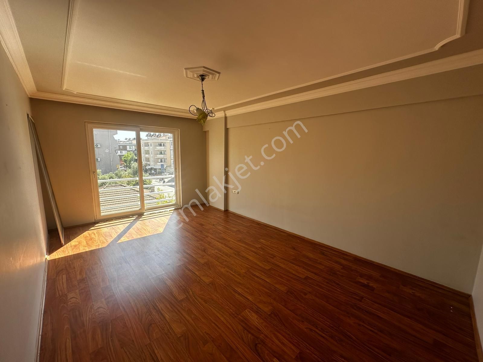 Dalaman Merkez Mahallesinde 3+1 135 M2 Ara Kat Satılık Daire - Görsel 6