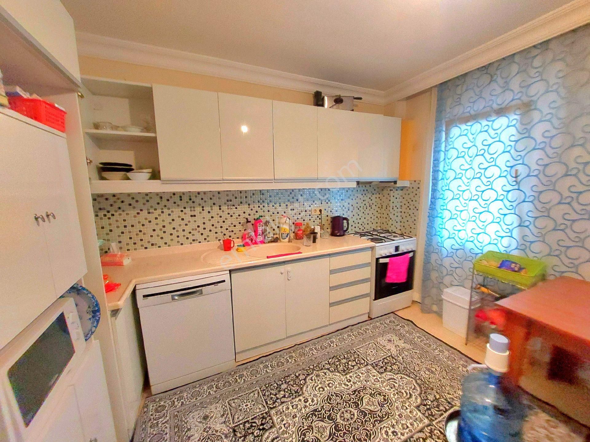 Kuşadası Ege Mahallesinde Havuzlu Sitede Masrafsız 3+1 Daire - Görsel 6