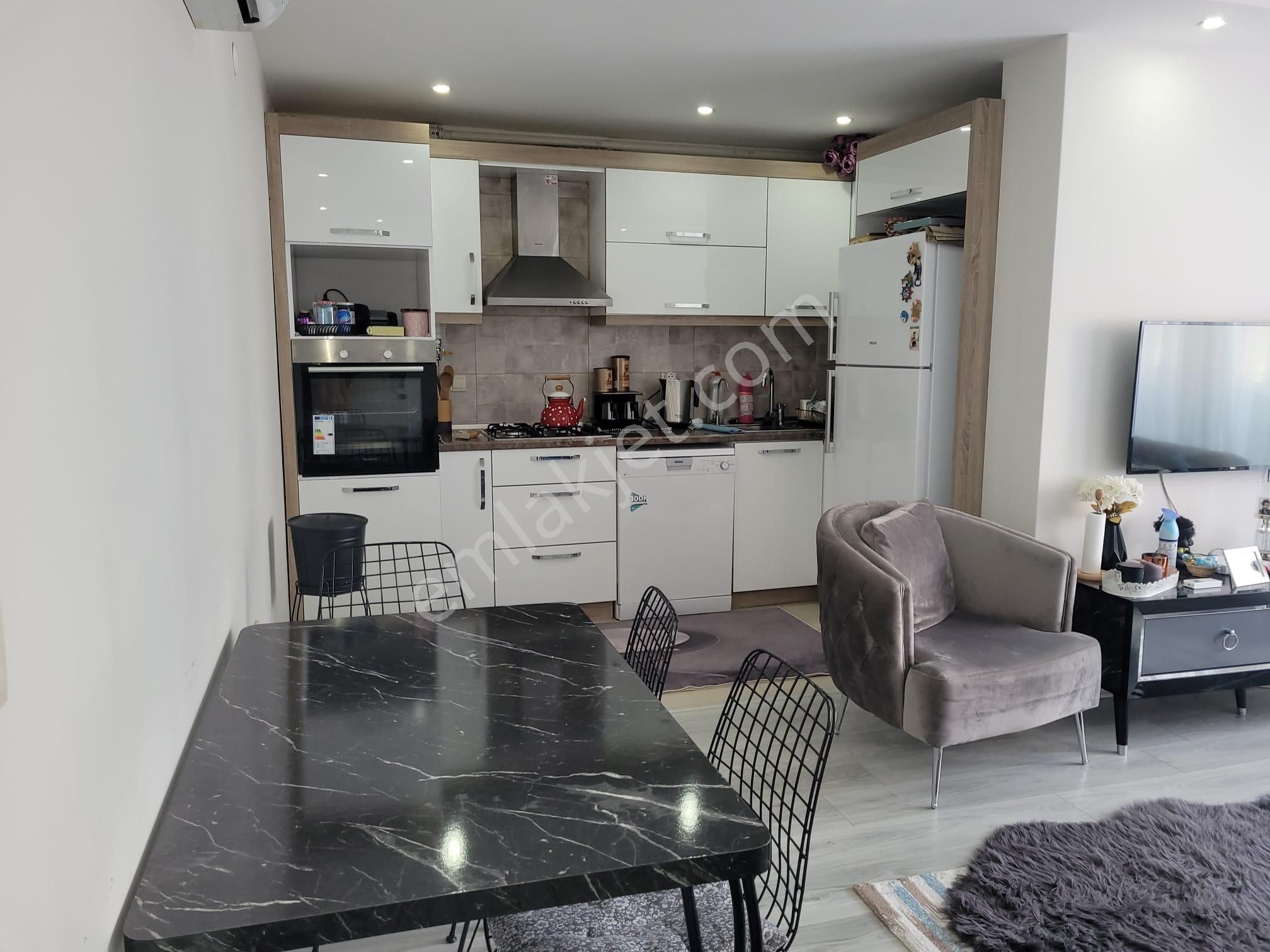 Yüzme Havuzlu , Saunalı Çok Şık Sitede Katta 2+1 - Görsel 5