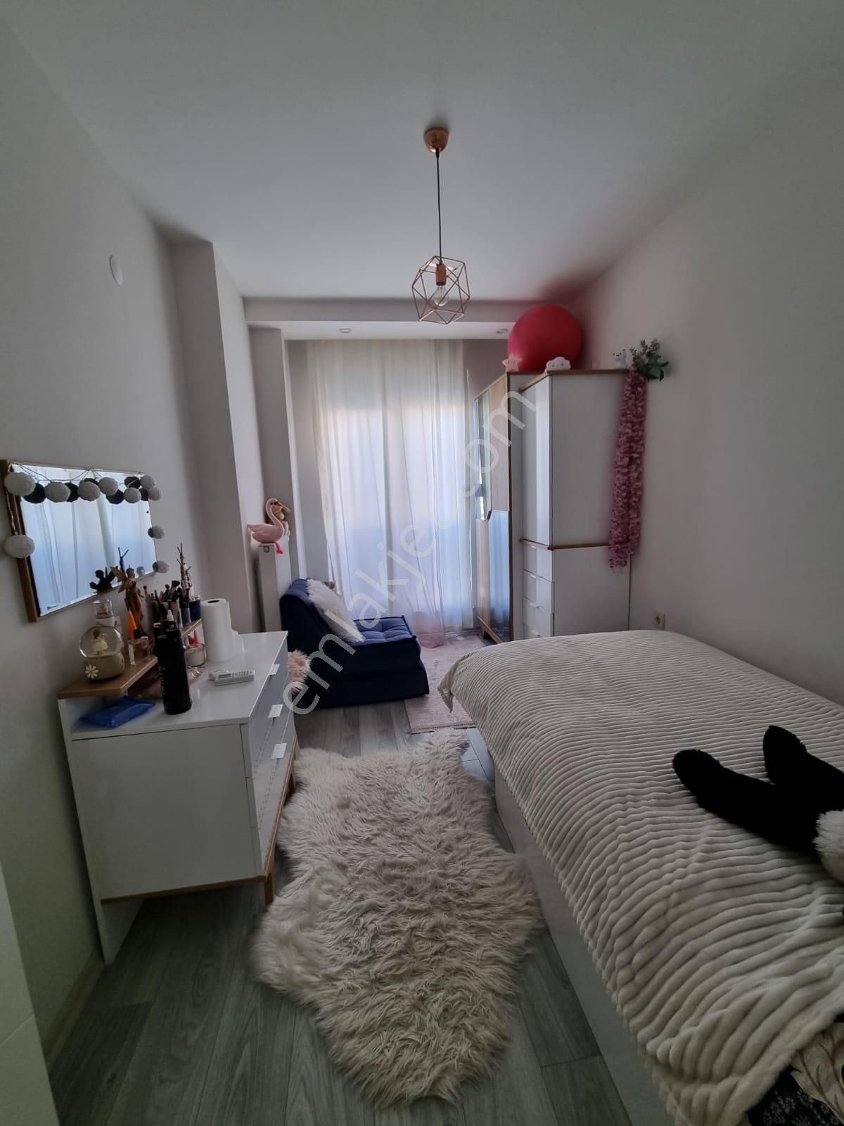 Yüzme Havuzlu , Saunalı Çok Şık Sitede Katta 2+1 - Görsel 8