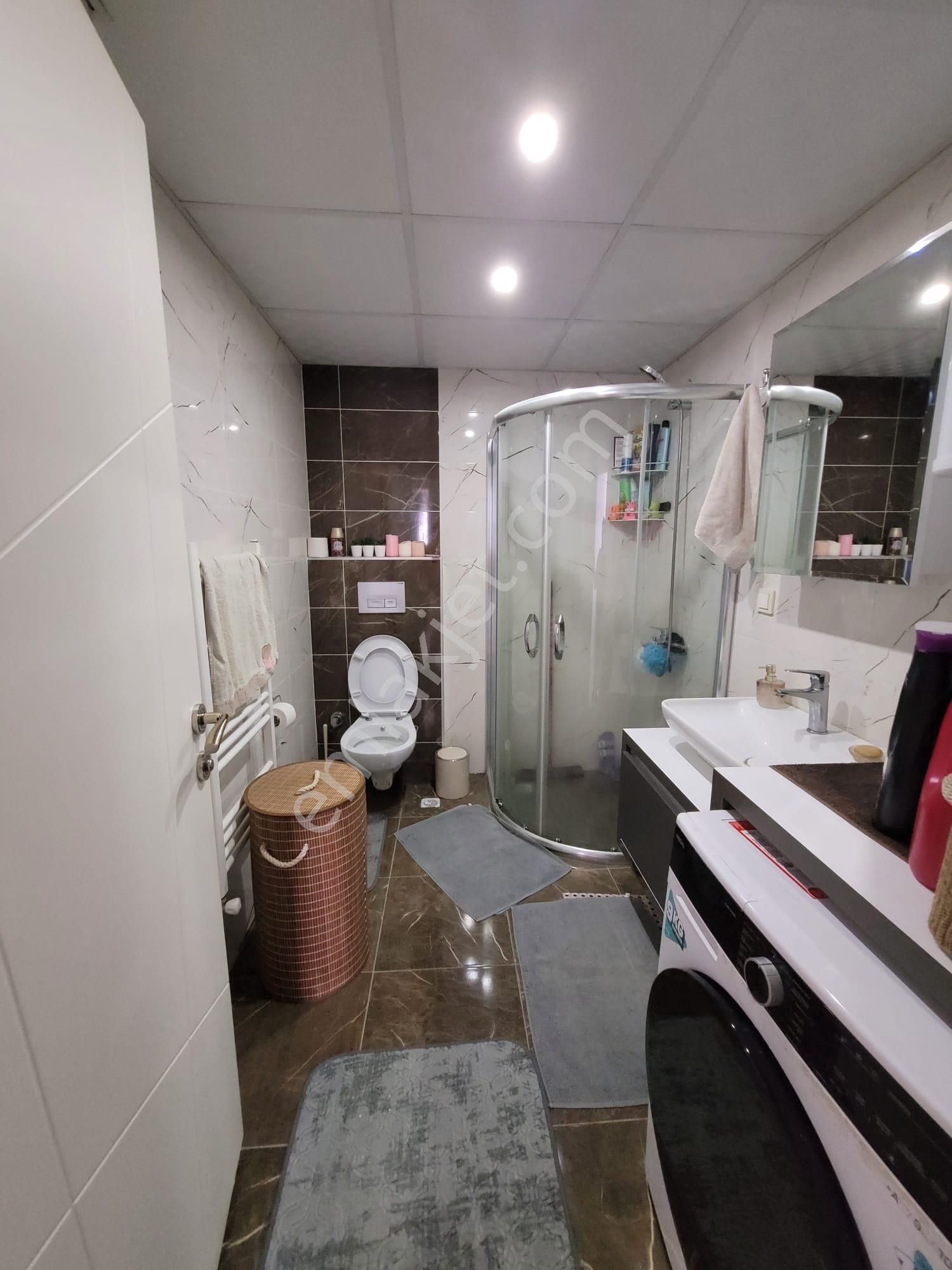 Yüzme Havuzlu , Saunalı Çok Şık Sitede Katta 2+1 - Görsel 12