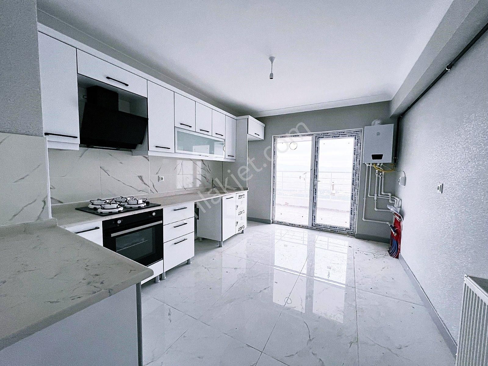 Cihandan Çiğdemtepede Selim Cad Yakını 4+1 Satlık Manzara, Daire