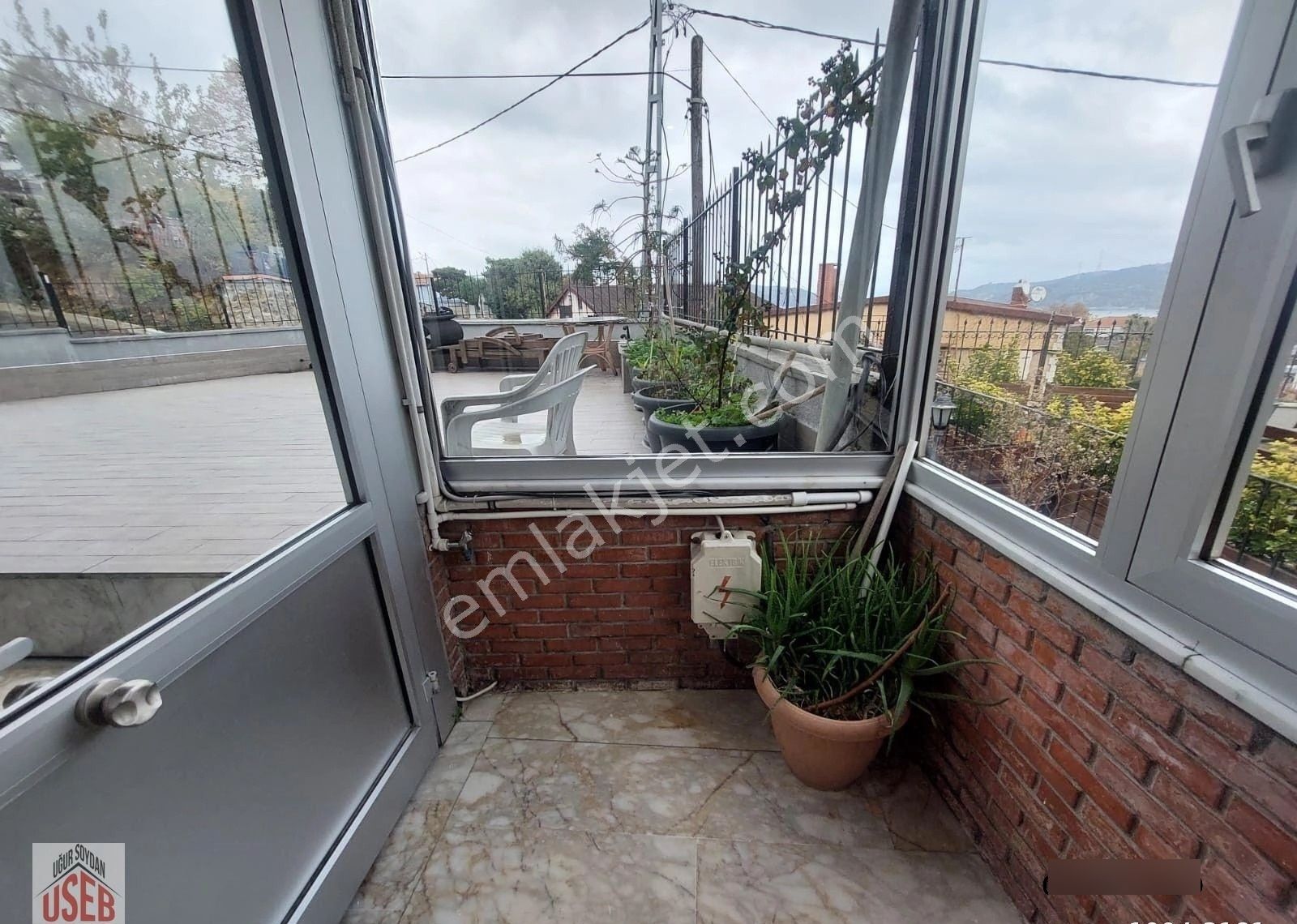 Tarabyaüstü Ulaşım Yakın Manzaralı Teraslı Kiralık 3+1 Daire - Görsel 3