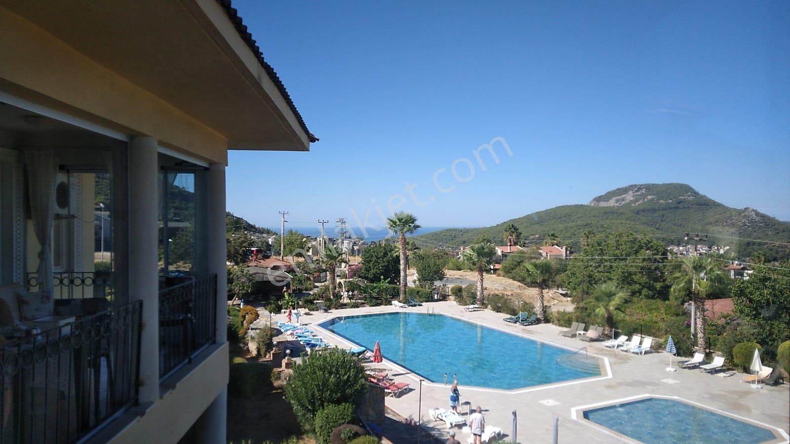 Goldhouse Dan Satılık 3+1 Havuzlu Sitede Dubleks Daire