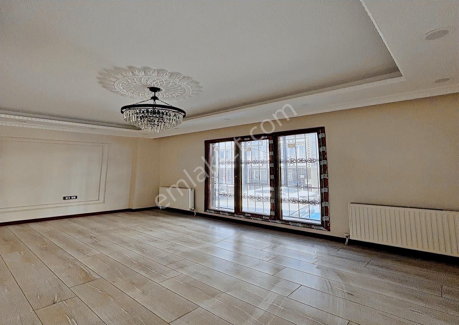 Merkezi Konum Sıfır İçi Dekorlu Metrobüs Yakın 3+1 Satılık Daire