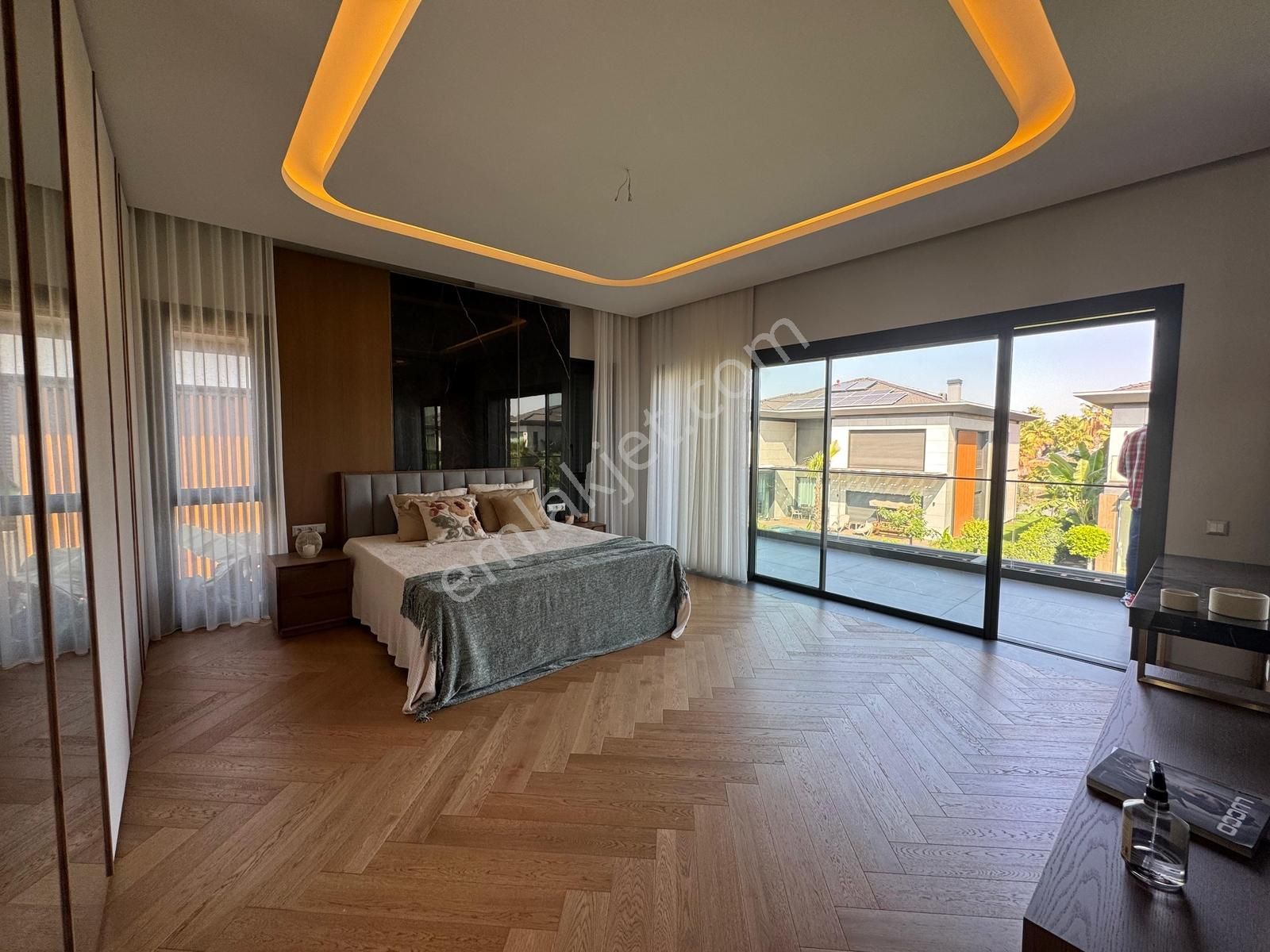 Döşemealtının Eşsiz Muazzam Villa Sitesinde Ultra Lüks Villamız - Görsel 9