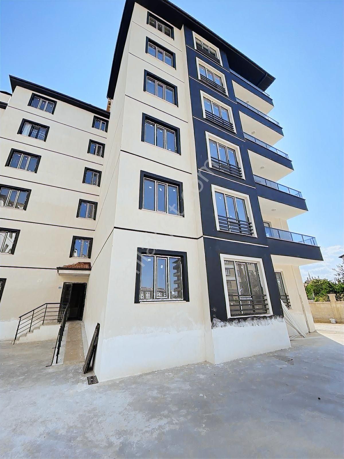 Fatih Karakolu Yakını Sıfır 2+1 Yüksek Giriş Site İçi Satılık - Görsel 22