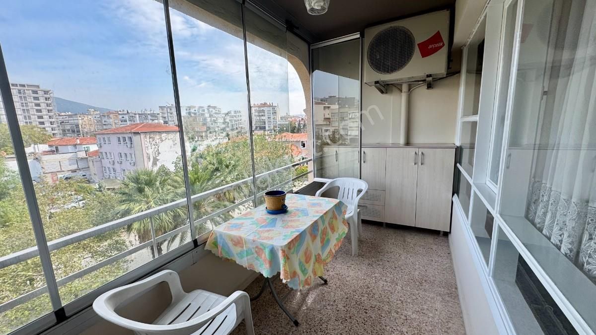 Bornova Cumhuriyet Meydanında 3+1 Kiralık Doğalgazlı Geniş Daire - Görsel 10