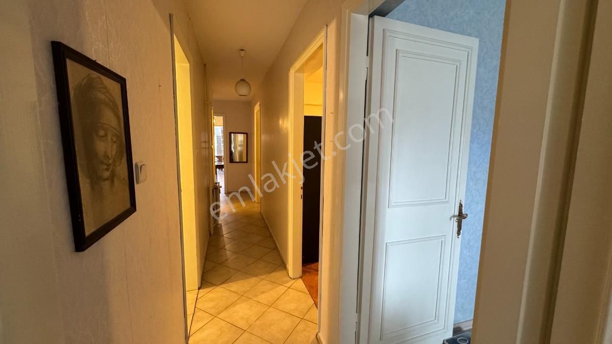 Bornova Cumhuriyet Meydanında 3+1 Kiralık Doğalgazlı Geniş Daire - Görsel 12