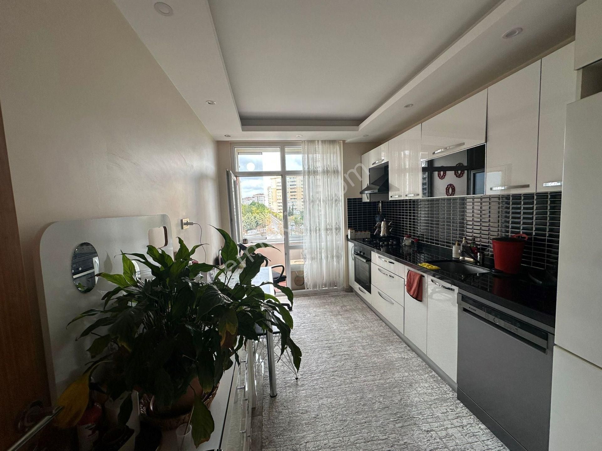 Beylikdüzü Kavaklıda Marinaya Yakın Satılık 2+1 90 M2 Geniş Daire - Görsel 6