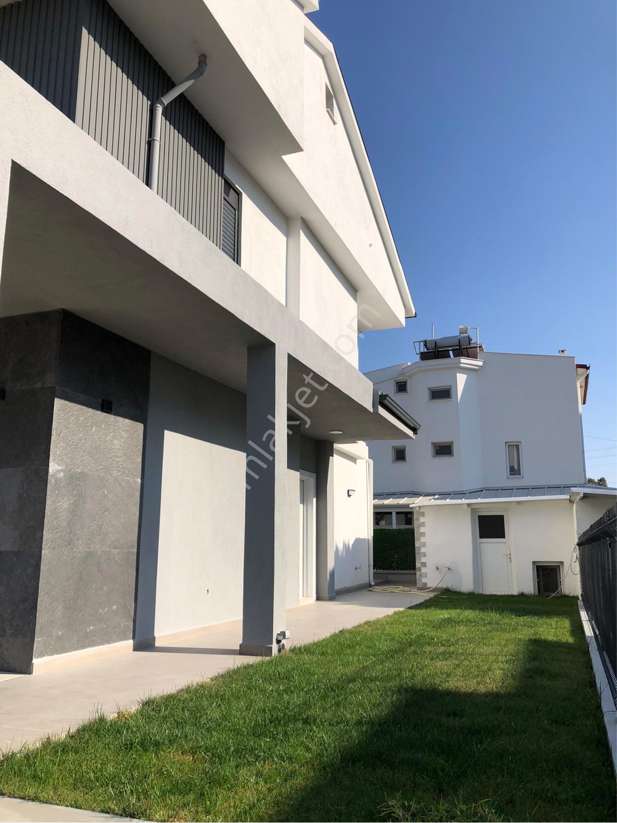 Denize 300mt.dikili 4+1(120mt2)önü Yeşil Alan Villa - Görsel 7