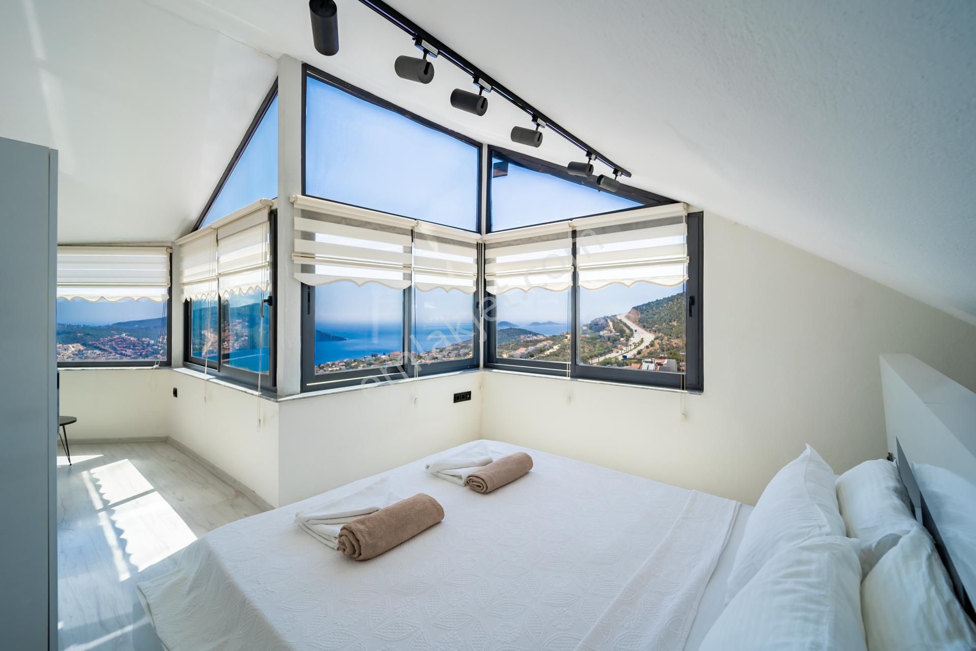 🏡 Kalkan Merkezde Deniz Manzaralı 6 Kişilik Havuzlu Villa Satılık - Görsel 30