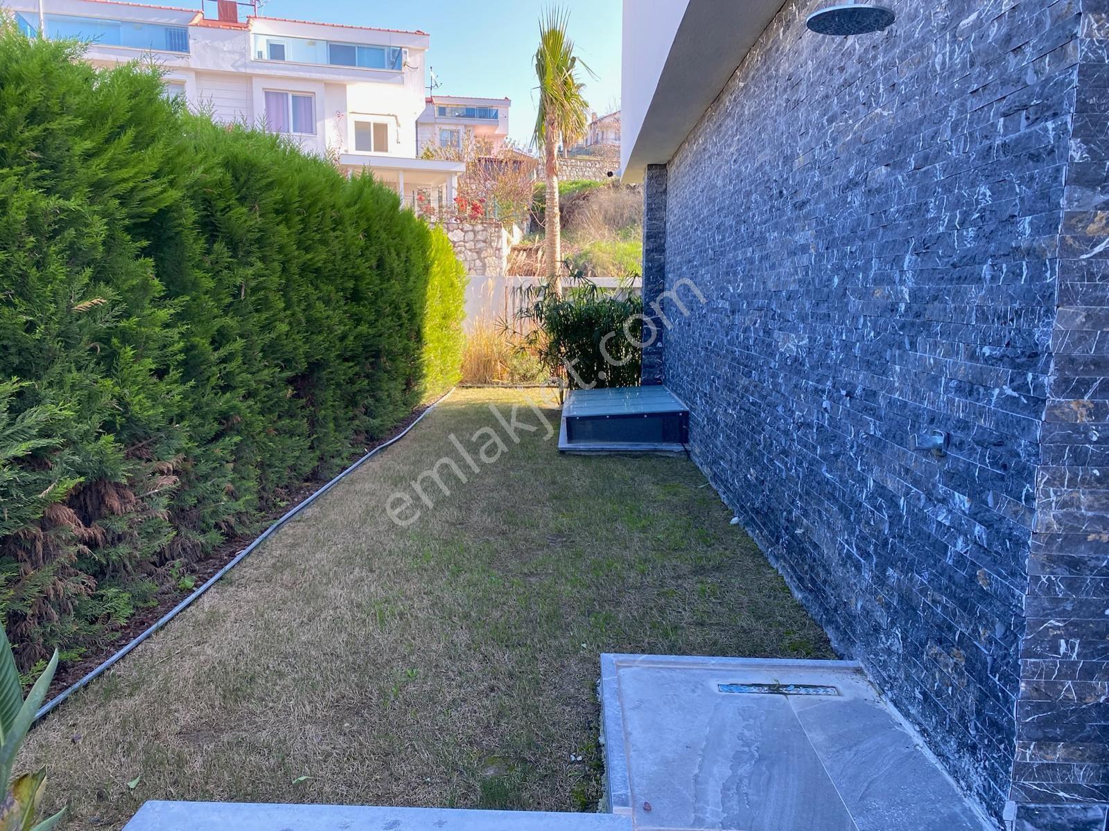 Kuşadası Karaova'da Müstakil Özel Havuzlu Ultra Lüks Satılık Villa - Görsel 16