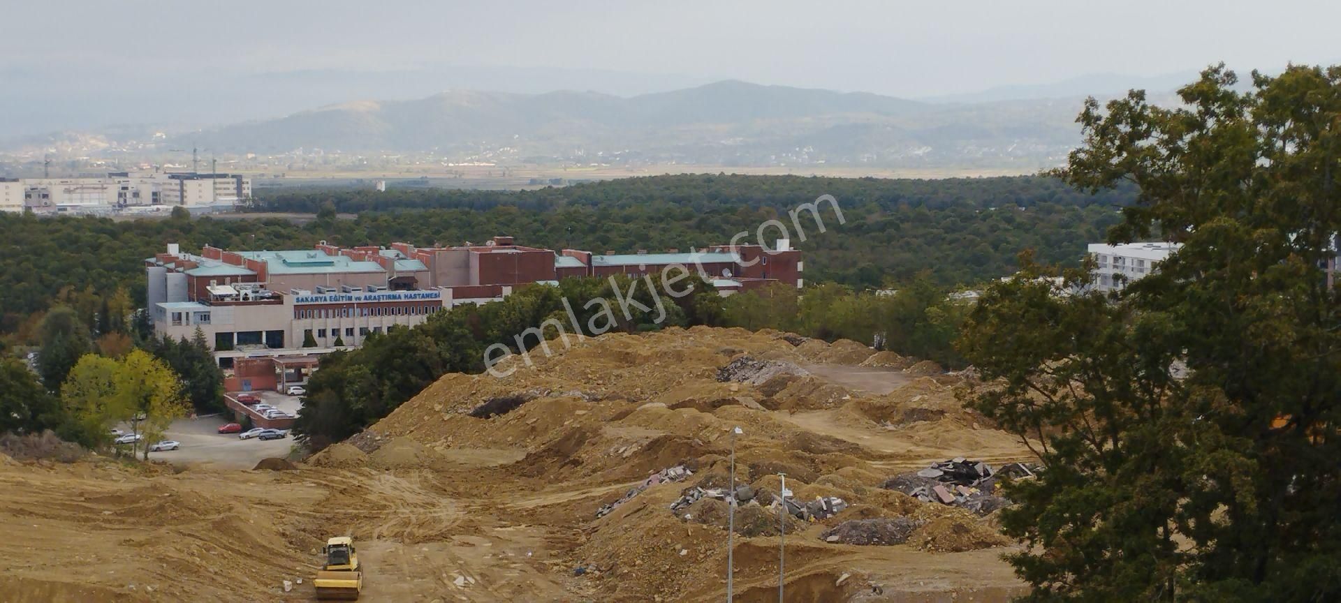 Sakarya Zümrüt Emlak'tan Korucuk Araştırma Hastanesi Yanı Eşyalı Kiralık 3+1 Daire - Görsel 6