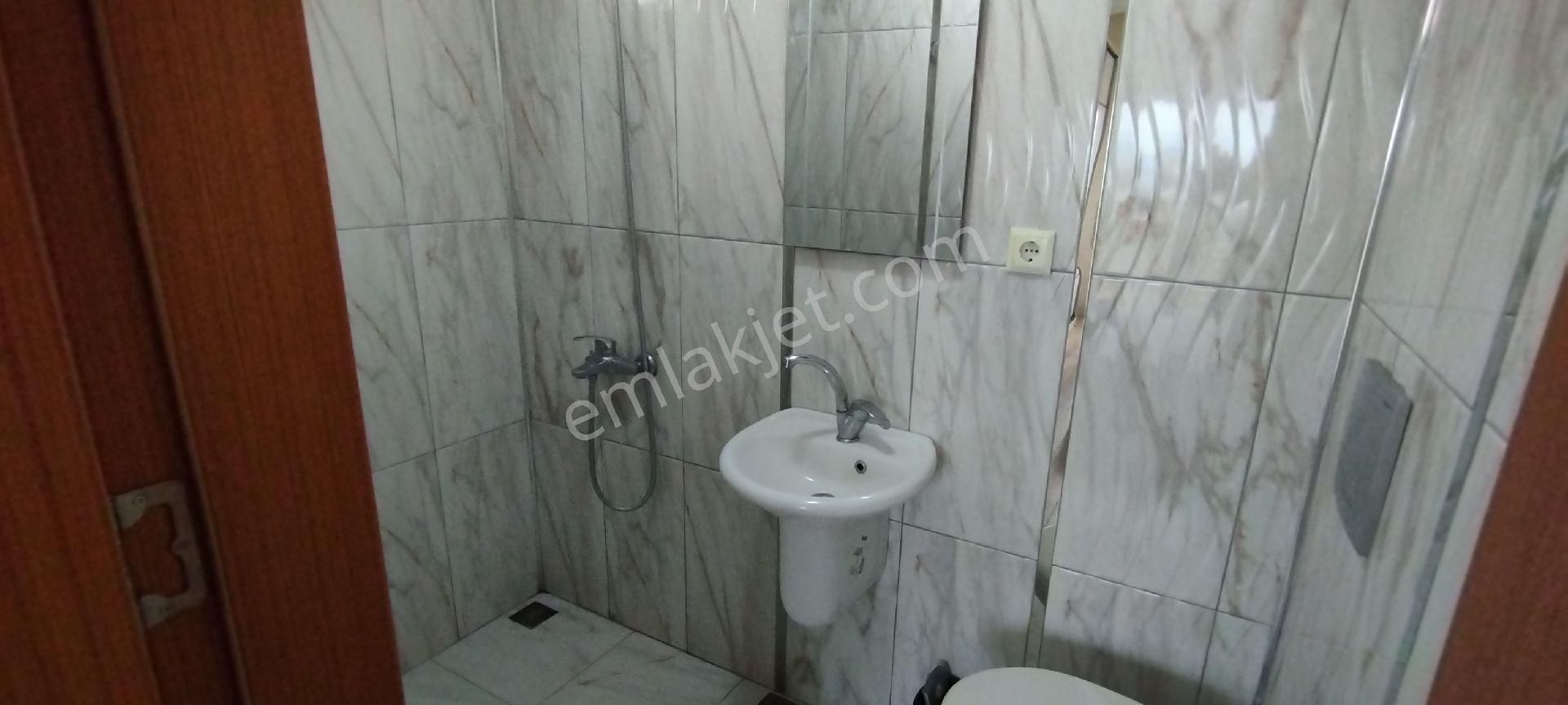 Sakarya Zümrüt Emlak'tan Korucuk Araştırma Hastanesi Yanı Eşyalı Kiralık 3+1 Daire - Görsel 32