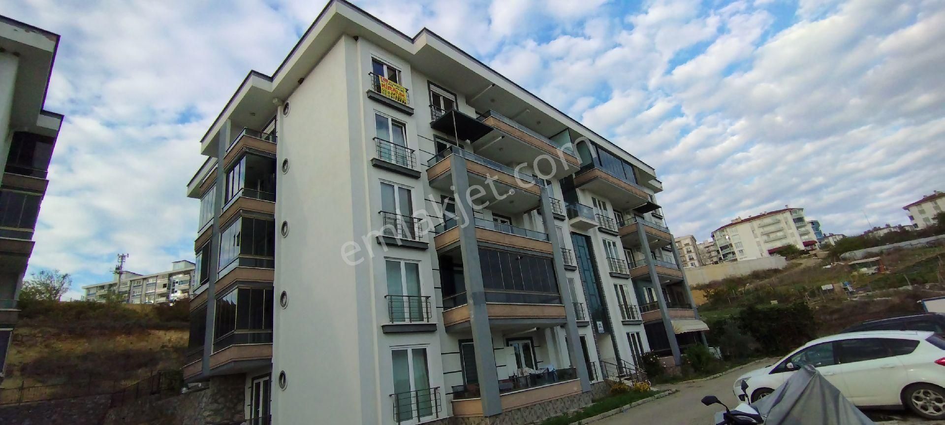 Sakarya Zümrüt Emlak'tan Korucuk Araştırma Hastanesi Yanı Eşyalı Kiralık 3+1 Daire - Görsel 2