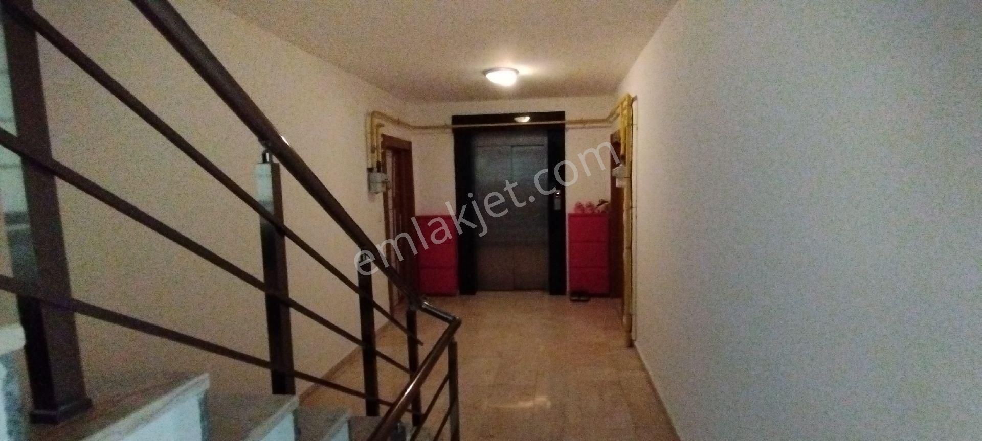 Sakarya Zümrüt Emlak'tan Korucuk Araştırma Hastanesi Yanı Eşyalı Kiralık 3+1 Daire - Görsel 4