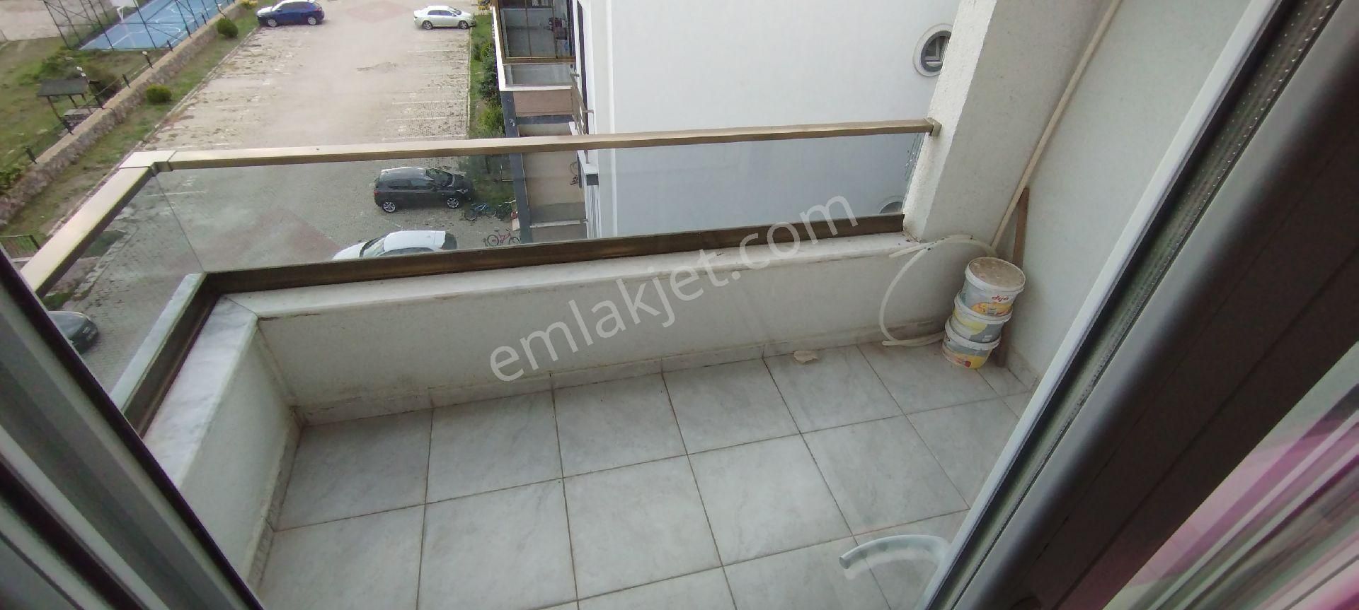 Sakarya Zümrüt Emlak'tan Korucuk Araştırma Hastanesi Yanı Eşyalı Kiralık 3+1 Daire - Görsel 27