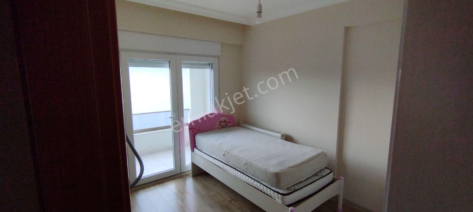 Sakarya Zümrüt Emlak'tan Korucuk Araştırma Hastanesi Yanı Eşyalı Kiralık 3+1 Daire - Görsel 26