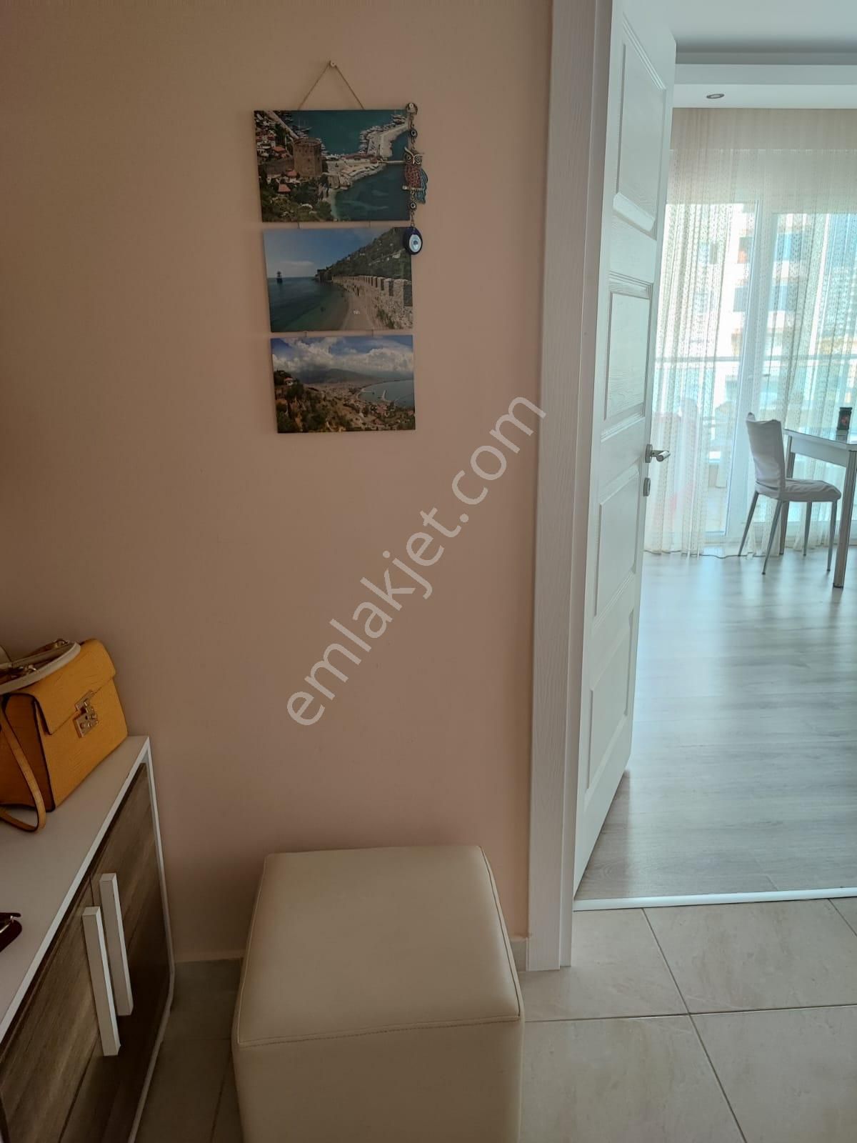 Alanya Mahmutlar'da Deniz Manzaralı Site İçerisinde Satılık Eşyalı 1+1 Daire - Görsel 7
