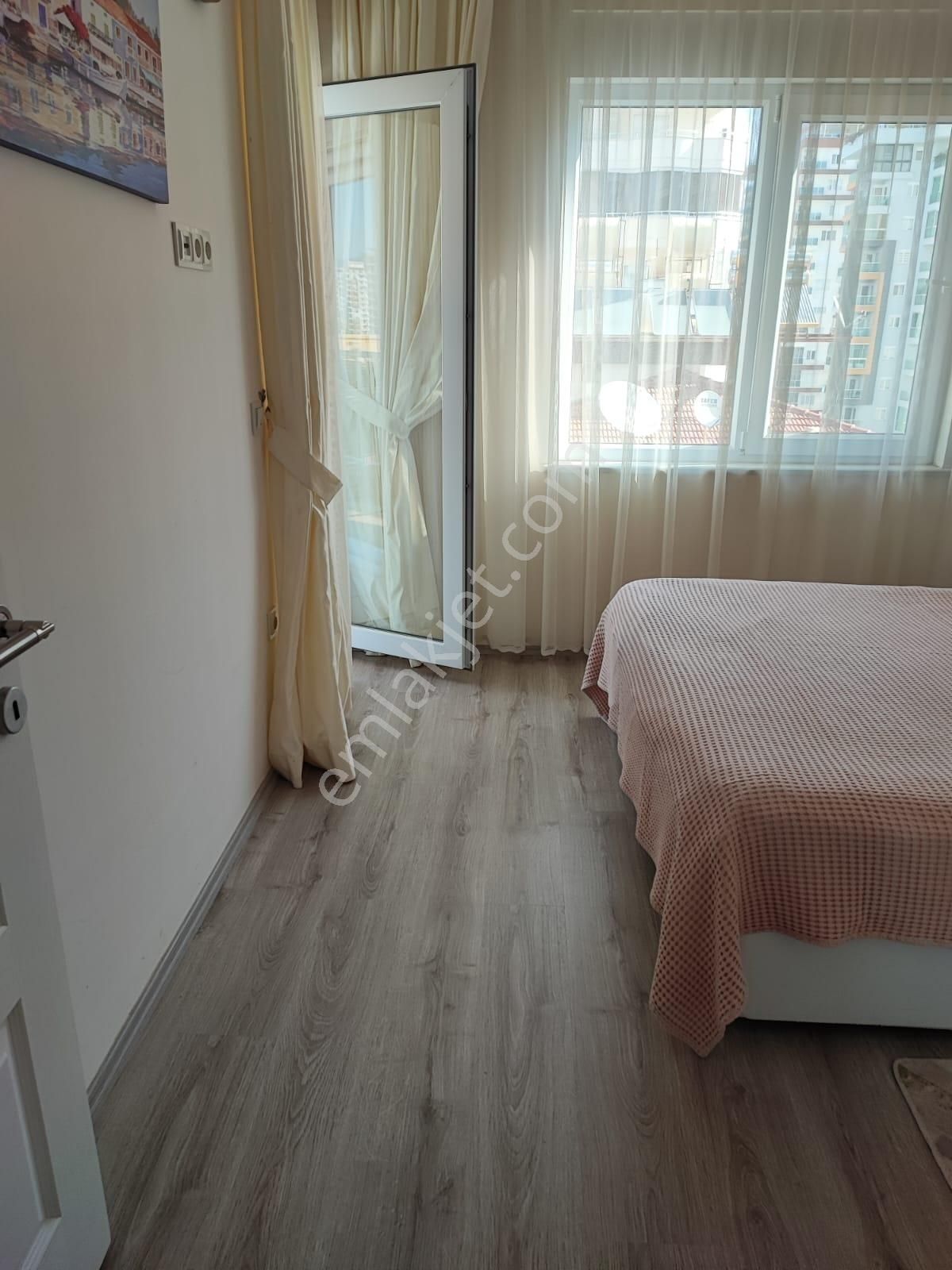 Alanya Mahmutlar'da Deniz Manzaralı Site İçerisinde Satılık Eşyalı 1+1 Daire - Görsel 9