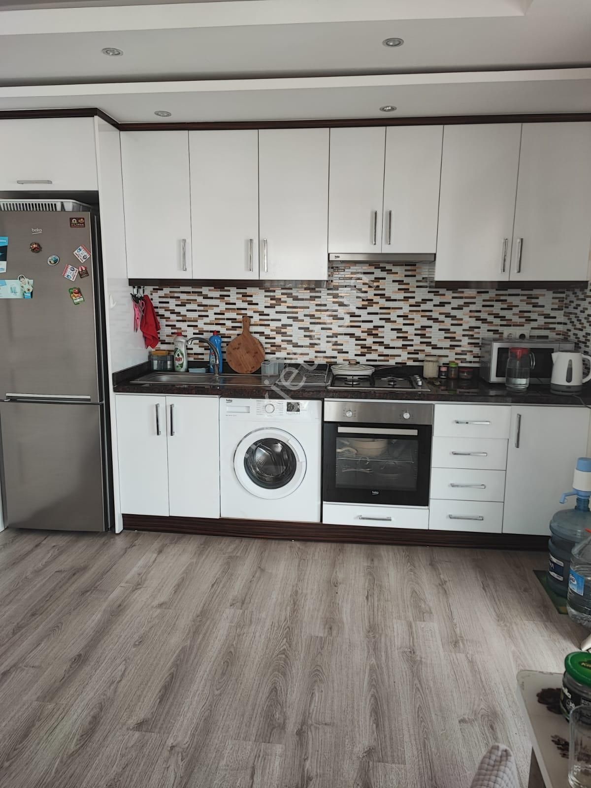 Alanya Mahmutlar'da Deniz Manzaralı Site İçerisinde Satılık Eşyalı 1+1 Daire - Görsel 3