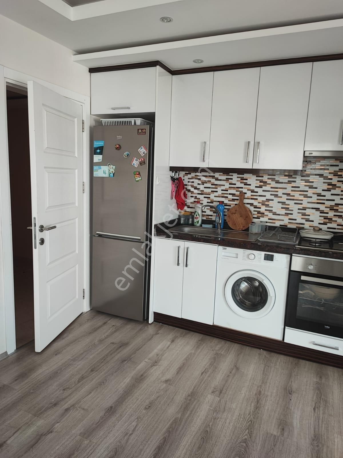 Alanya Mahmutlar'da Deniz Manzaralı Site İçerisinde Satılık Eşyalı 1+1 Daire - Görsel 12