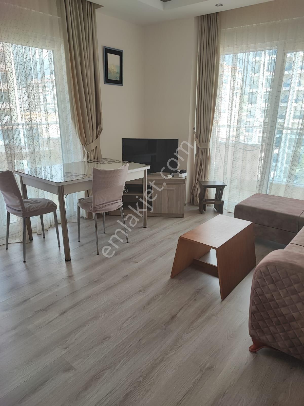 Alanya Mahmutlar'da Deniz Manzaralı Site İçerisinde Satılık Eşyalı 1+1 Daire - Görsel 4