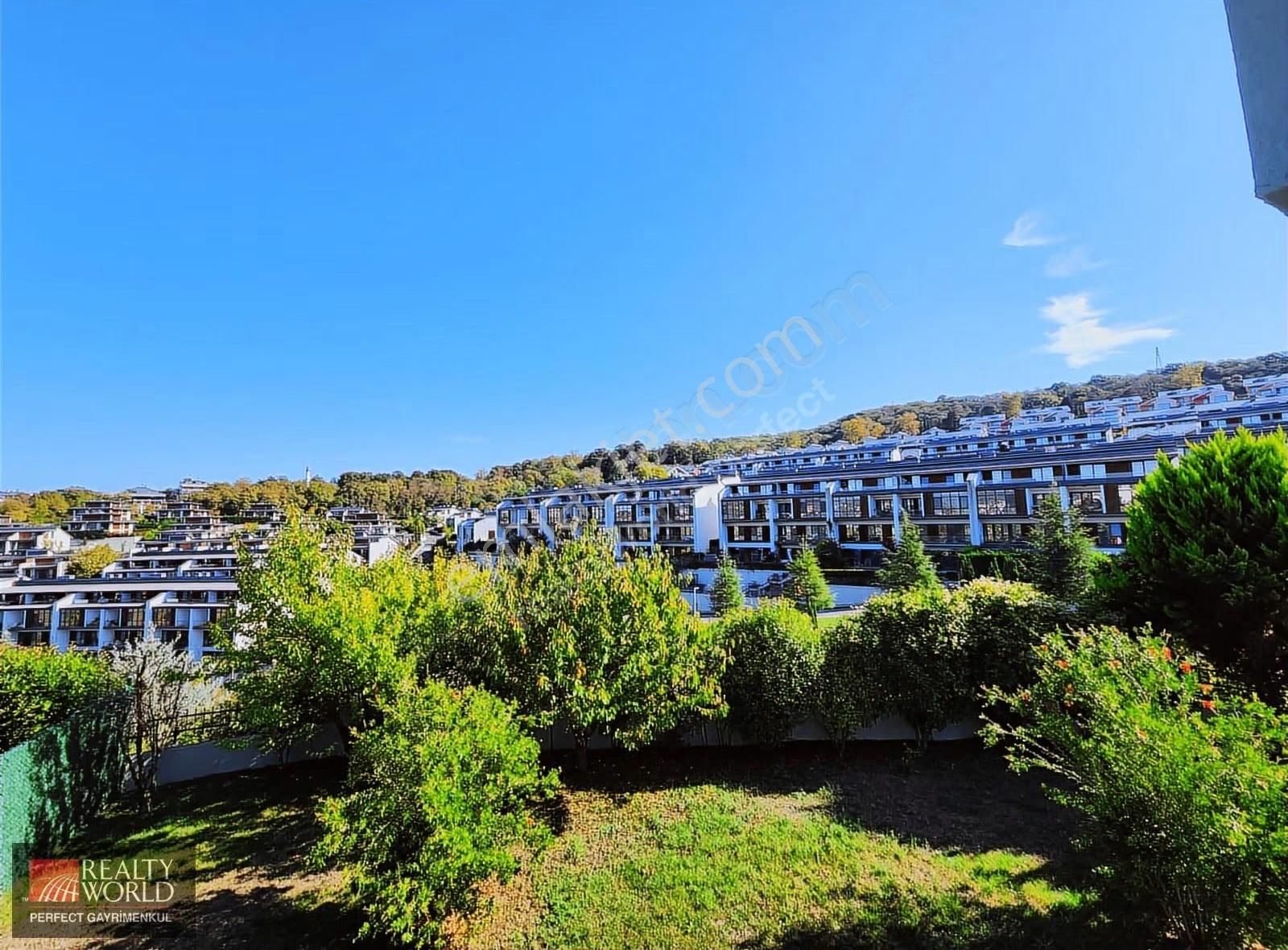 *realty World* Zekeriyaköyde Geniş Bahçeli,kiralık İkiz Villa - Görsel 2