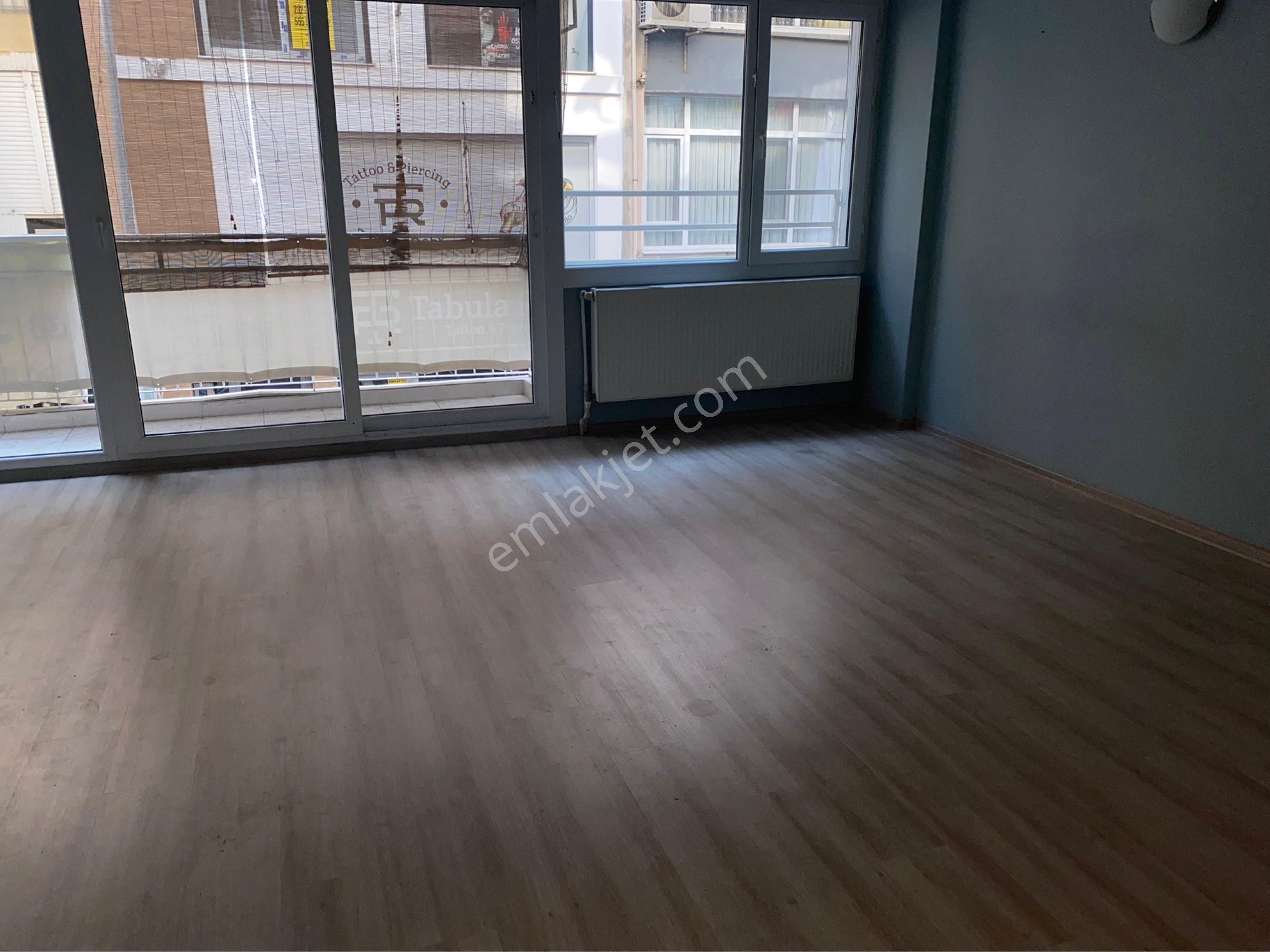 Karşıyaka Metrosuna Çok Yakını Tadilatlı Doğalgazlı 1.kat Kiralık Daire - Görsel 4