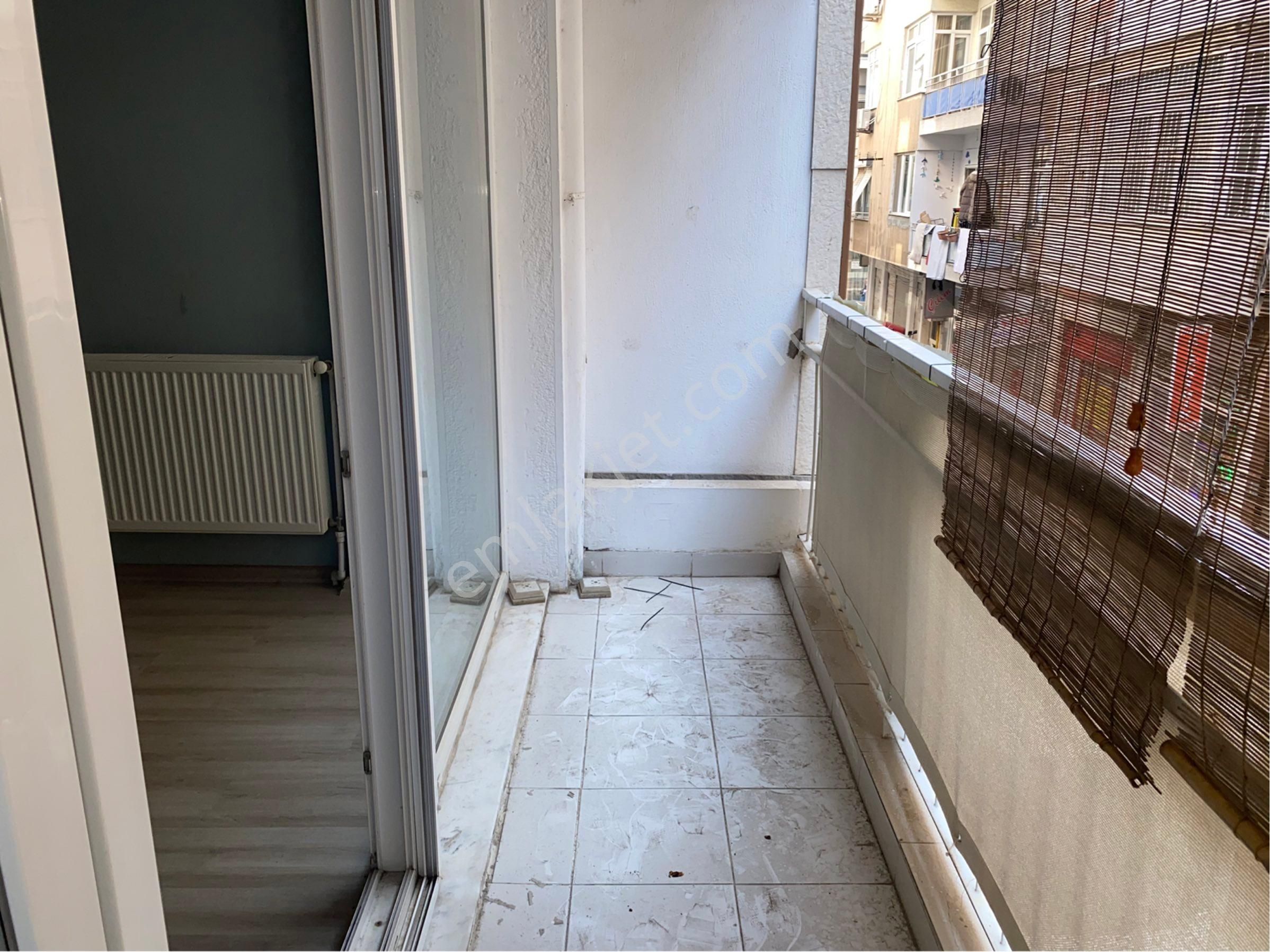 Karşıyaka Metrosuna Çok Yakını Tadilatlı Doğalgazlı 1.kat Kiralık Daire - Görsel 5