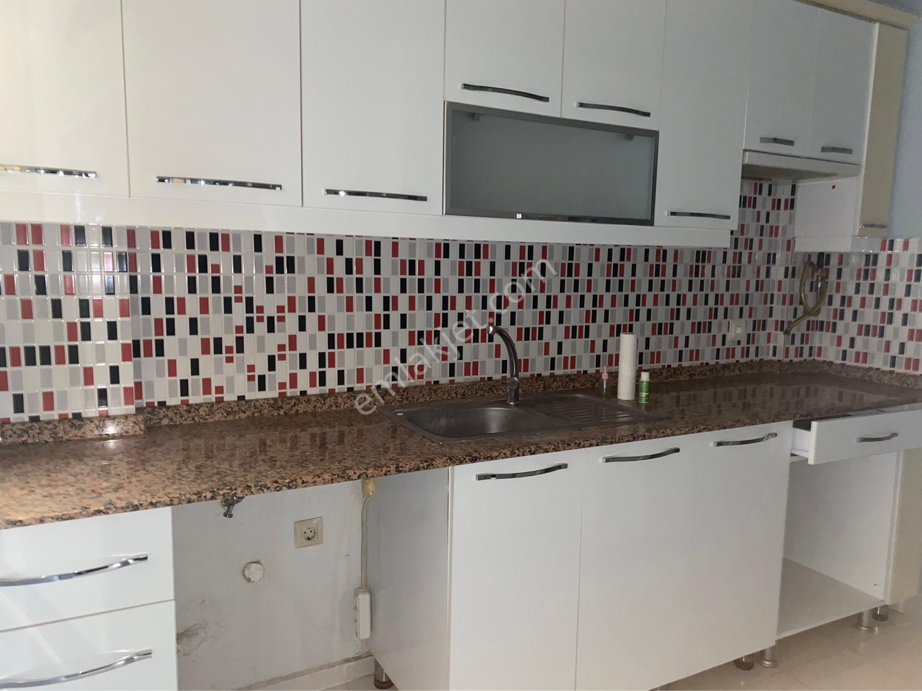 Karşıyaka Metrosuna Çok Yakını Tadilatlı Doğalgazlı 1.kat Kiralık Daire - Görsel 6