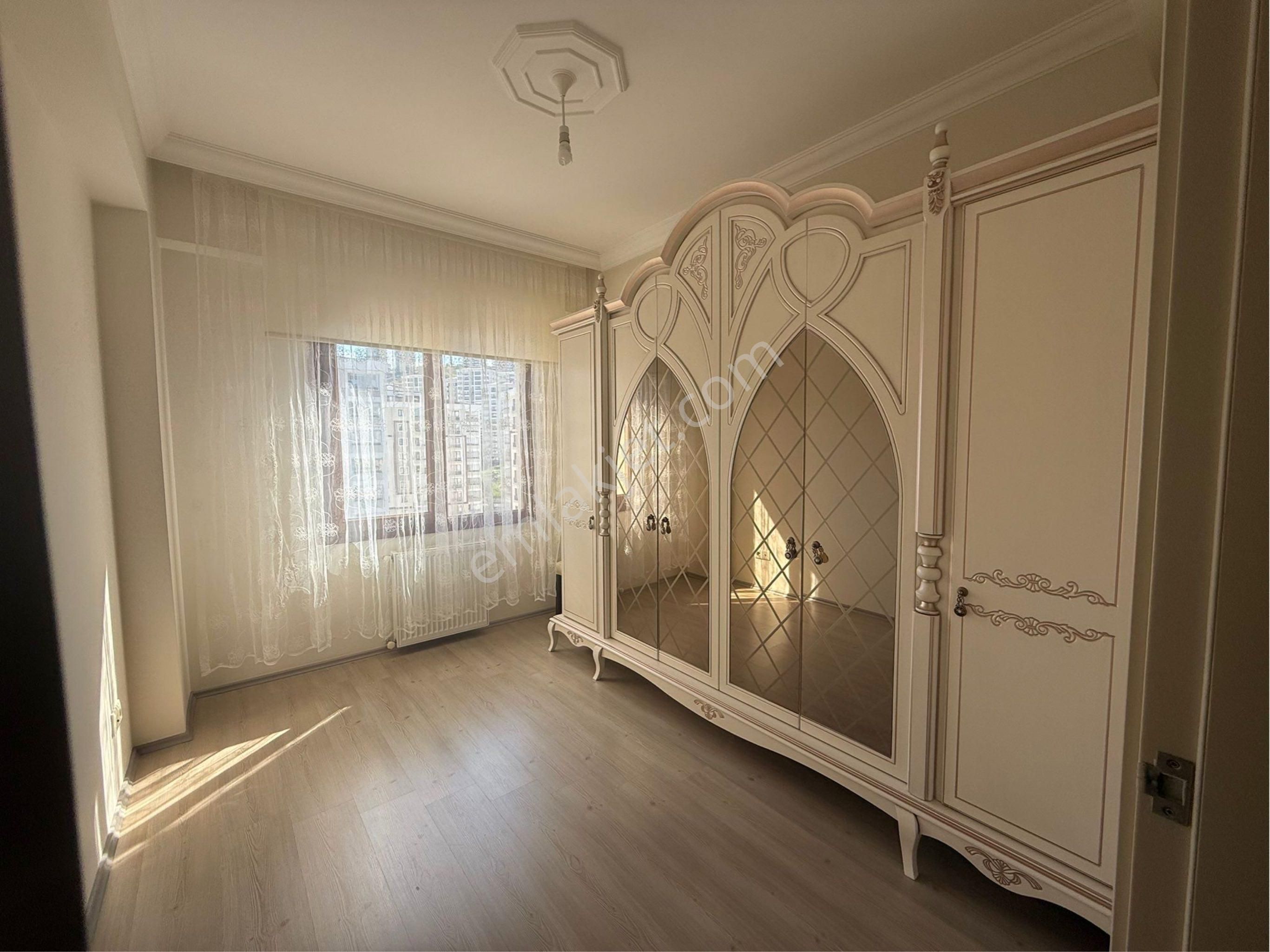 Yıldız Gayrimenkulden Söğütlüde Eşyalı Kiralık Daire - Görsel 25