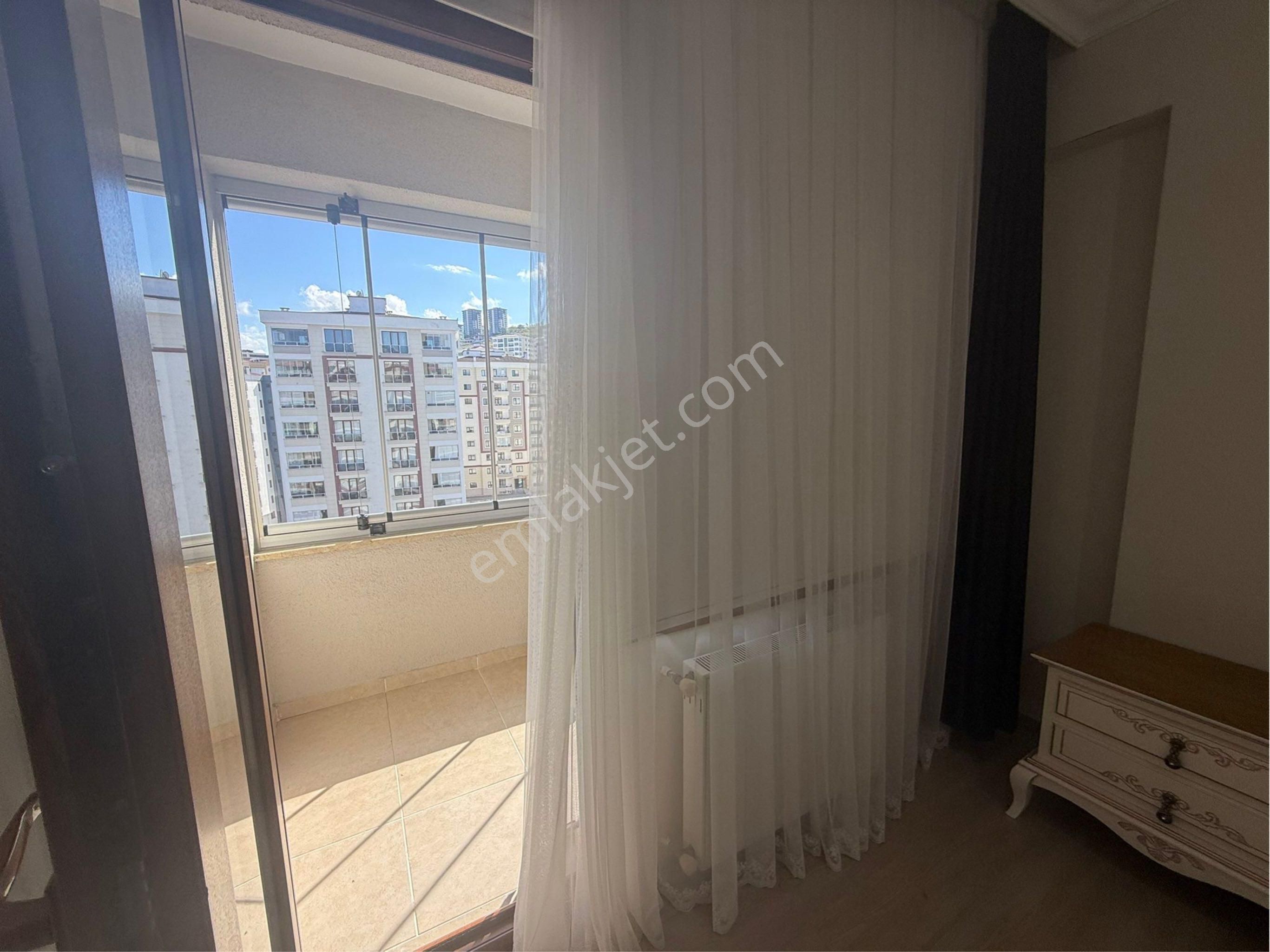 Yıldız Gayrimenkulden Söğütlüde Eşyalı Kiralık Daire - Görsel 17