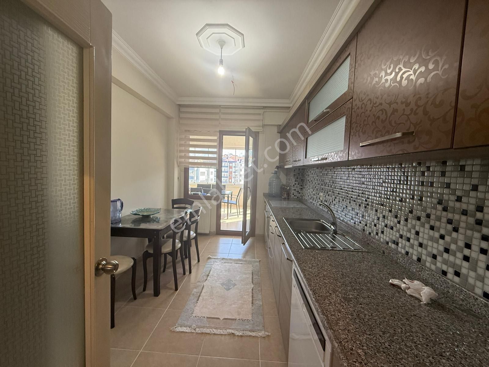 Yıldız Gayrimenkulden Söğütlüde Eşyalı Kiralık Daire - Görsel 18