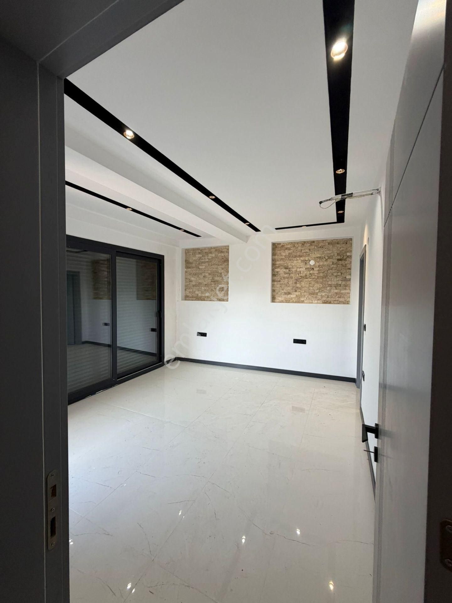 Kuşadası Merkezde Sahile Yürüme Mesafesinde Yeni Müstakil Villa - Görsel 11