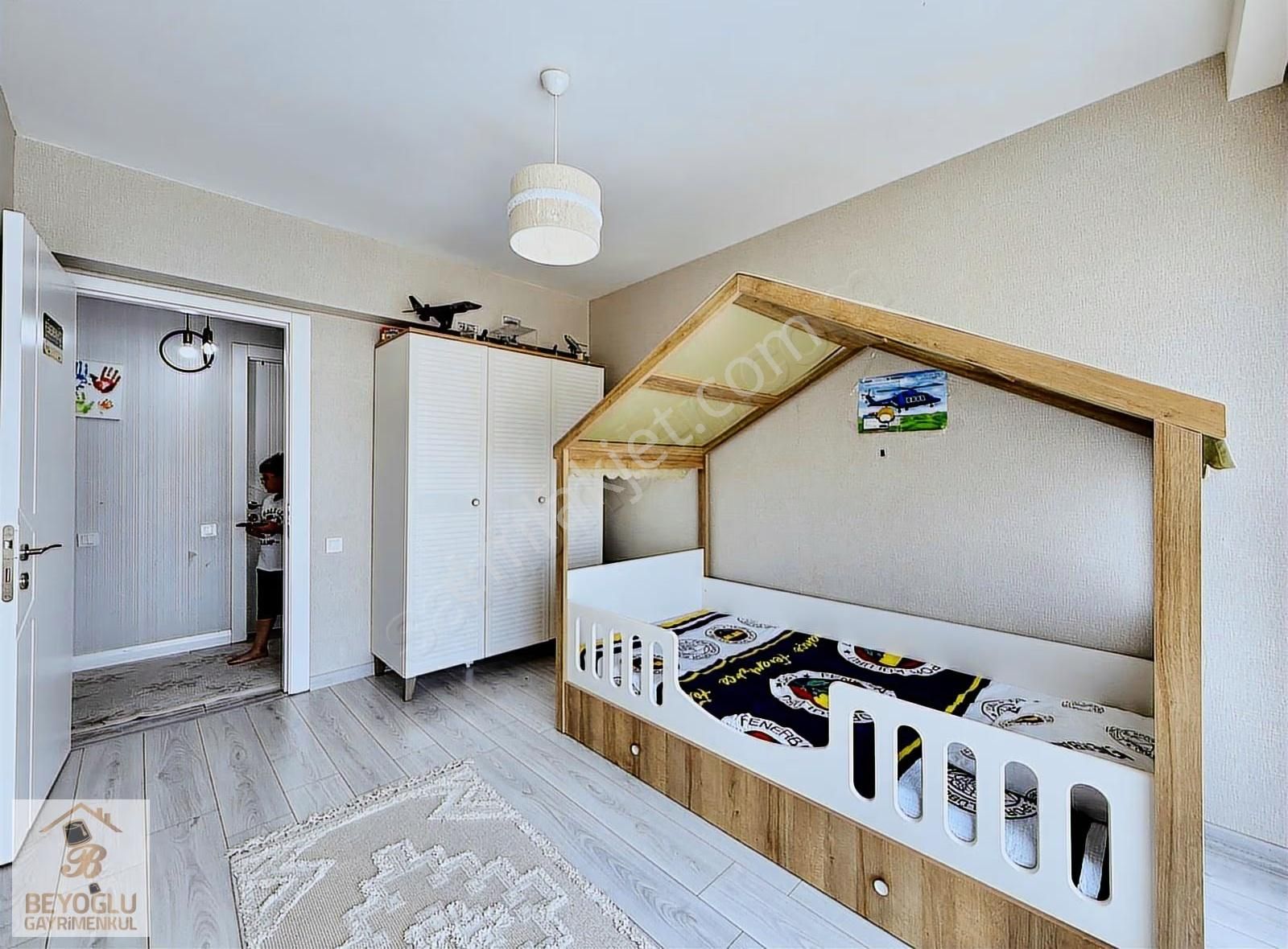 Beyoğlu'ndan Teras Balkonlu 7.kat Masafsız 4+1 Site Dairesi - Görsel 3