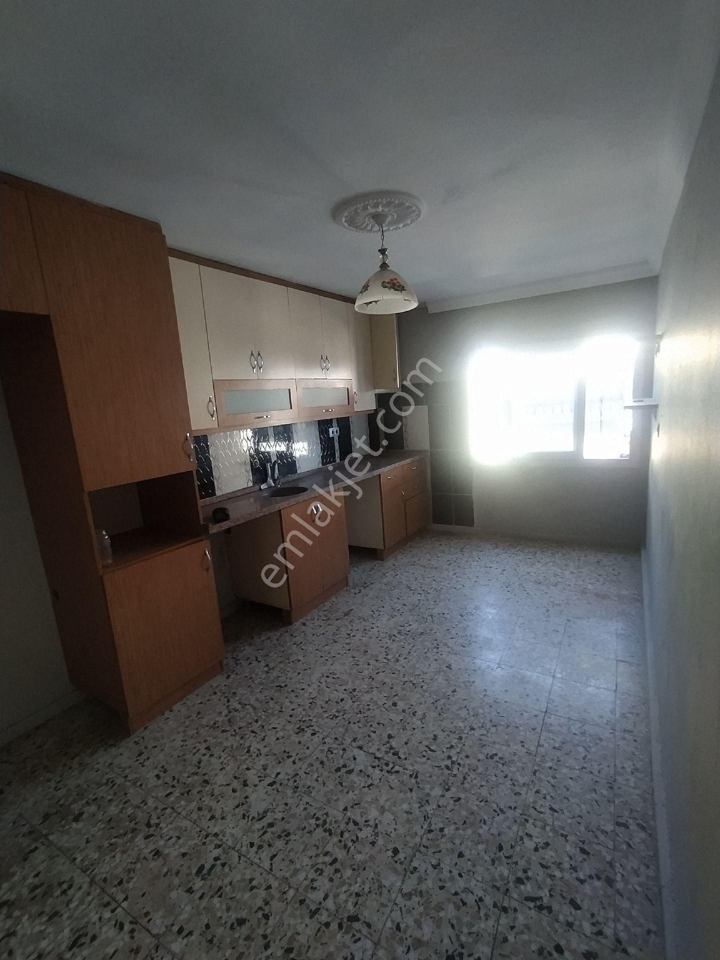Demirhan'dan Kozan Caddesi Shell Civarı Kiralık Müstakil Ev - Görsel 6