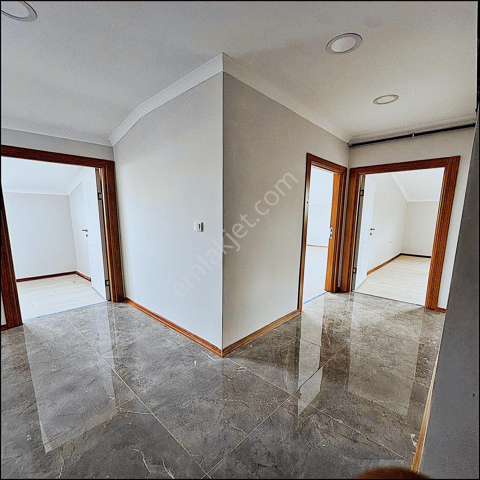 Yakuplu'da Ayrı Girişli Ön Cephe Sıfır 5+2 Dubleks