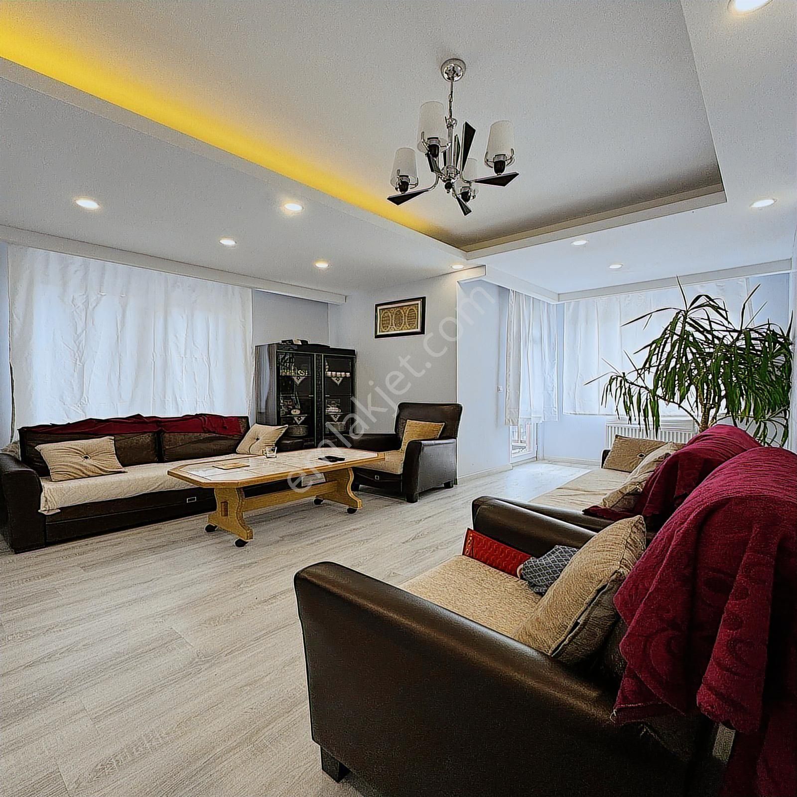 Yakuplu'da Sıfır Ayarında Dekorlu Tertemiz 2+1 Arakat Daire - Görsel 10