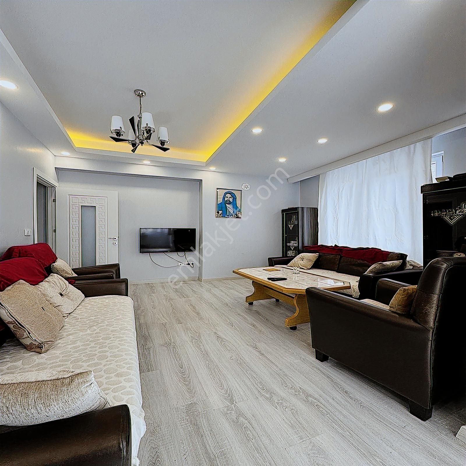 Yakuplu'da Sıfır Ayarında Dekorlu Tertemiz 2+1 Arakat Daire - Görsel 11