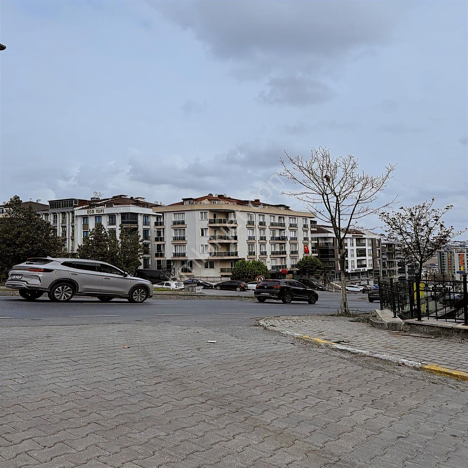 Yakuplu'da Sıfır Ayarında Dekorlu Tertemiz 2+1 Arakat Daire - Görsel 19